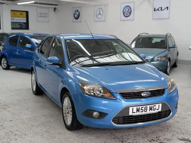 Used Ford Focus Titanium 125 HP (91 kW) 2009 Blue Hatchback