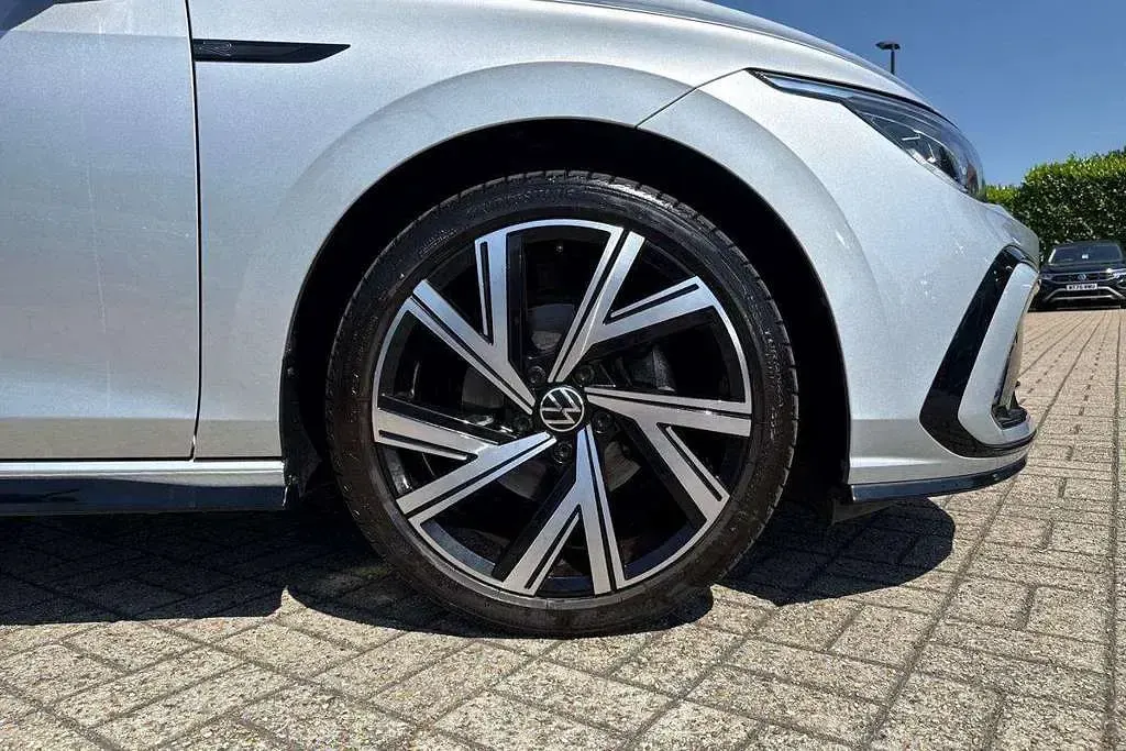 Used VW Golf VIII R-line 150 HP (110 kW) 2022 Silver Hatchback