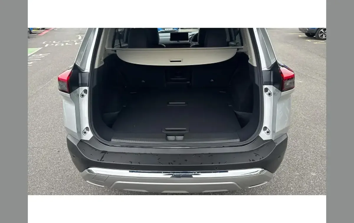 New Nissan X-Trail Tekna 204 HP (150 kW) 2026 Silver SUV