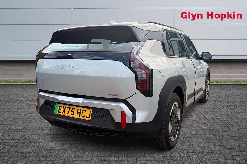 Used Kia EV3 Air 147 kW (201 HP) 2025 Silver SUV