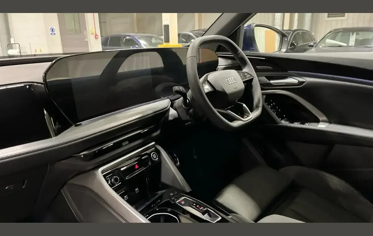 Used Audi Q5 S-Line 268 HP (197 kW) 2025 Blue SUV