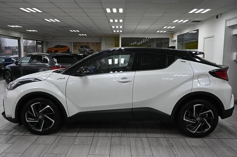 Used Toyota C-HR 122 HP (89 kW) 2020 White SUV