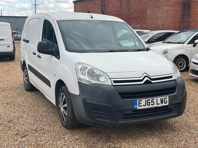 White Used 2015 Citroën Berlingo MPV | £3,795 (Fair price) - Image 1/4