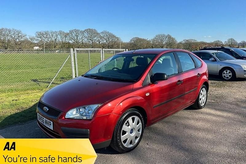 Used Ford Focus 115 HP (84 kW) 2006 Red Hatchback