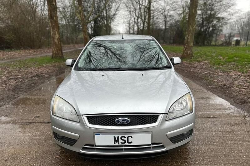 Used Ford Focus Style 125 HP (91 kW) 2007 Silver Hatchback