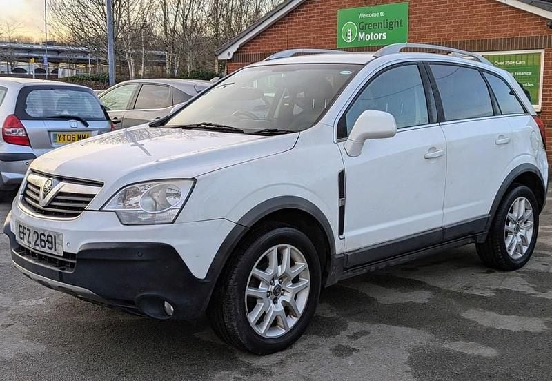 Used Vauxhall Antara 150 HP (110 kW) 2010 White SUV