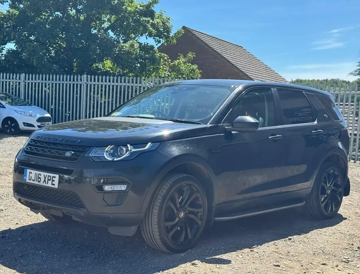 Used Land Rover Discovery Sport HSE 180 HP (132 kW) 2016 Black SUV