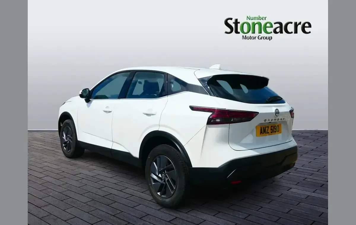 Used Nissan Qashqai Acenta Premium 138 HP (101 kW) 2023 White SUV