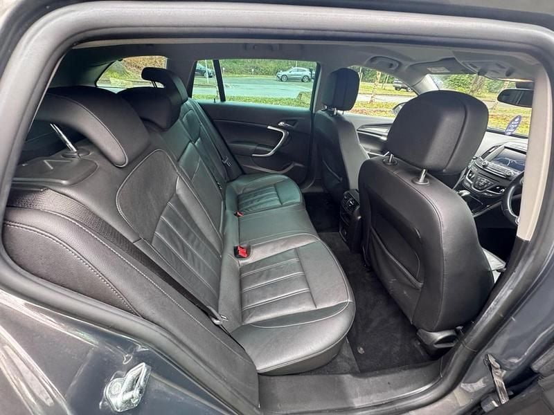 Used Vauxhall Insignia Elite 163 HP (119 kW) 2014 Grey Estate