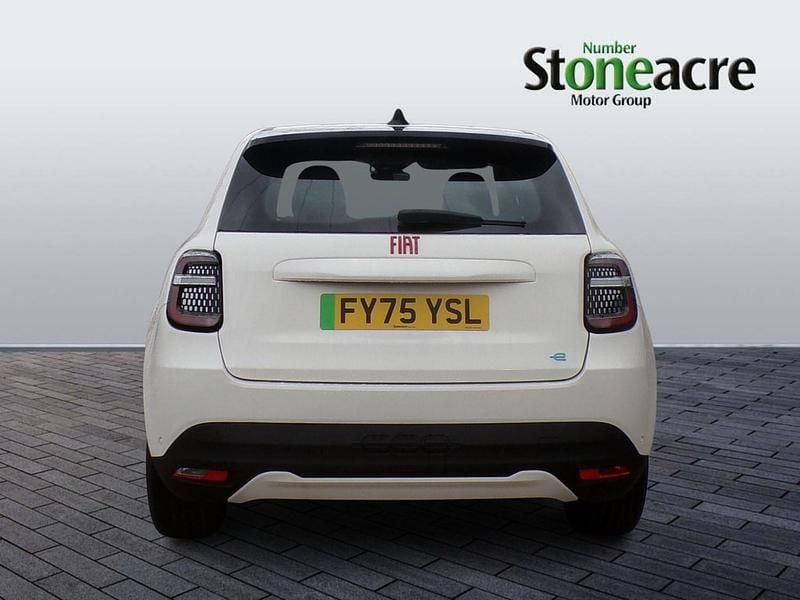 New Fiat 600E Red 113 kW (154 HP) 2025 White Hatchback