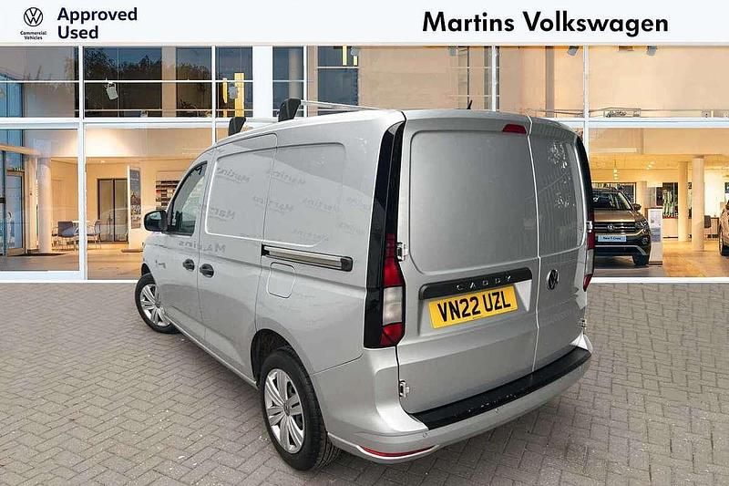 Usado VW Caddy 122 CV (89 kW) 2022 Plateado Monovolumen