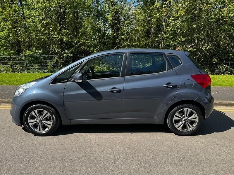 Used Kia Venga 2015 Blue Hatchback