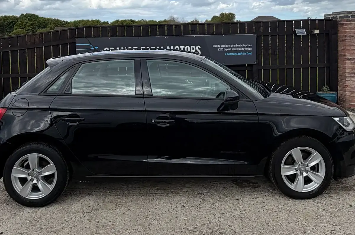 Used Audi A1 116 HP (85 kW) 2016 Black Hatchback