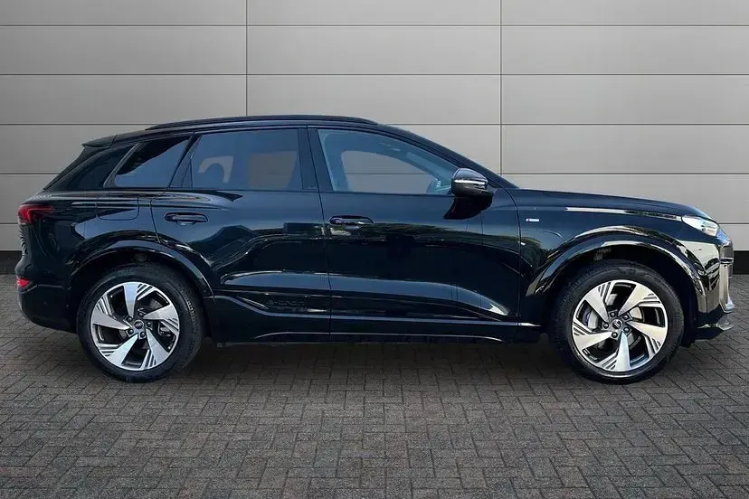 Used Audi Q6 e-tron S-Line 225 kW (306 HP) 2025 Black SUV