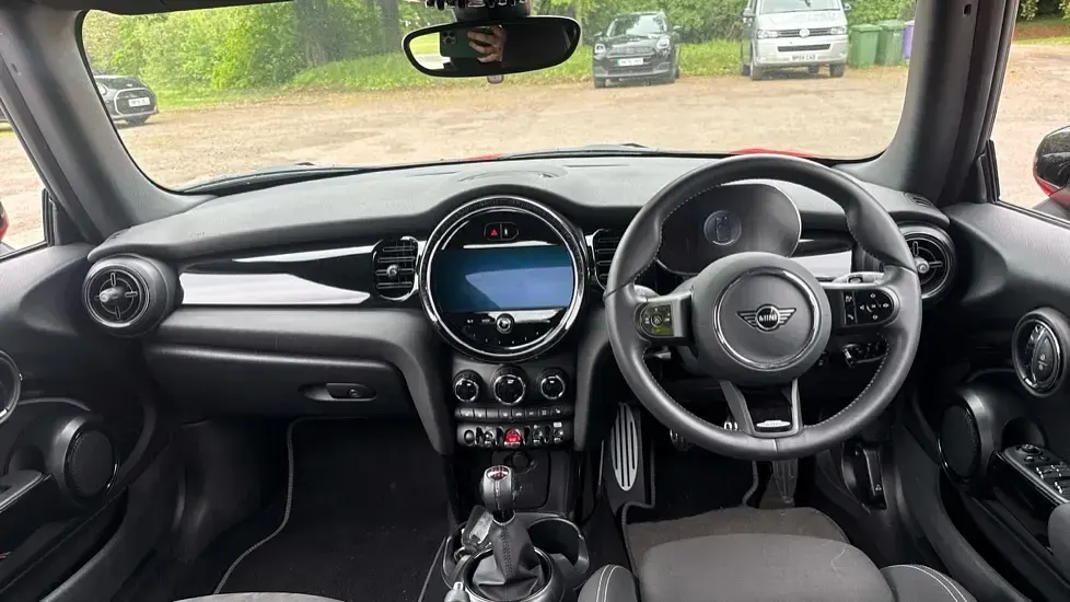 Usado Mini Cooper Sport 136 CV (100 kW) 2023 Rojo Utilitario
