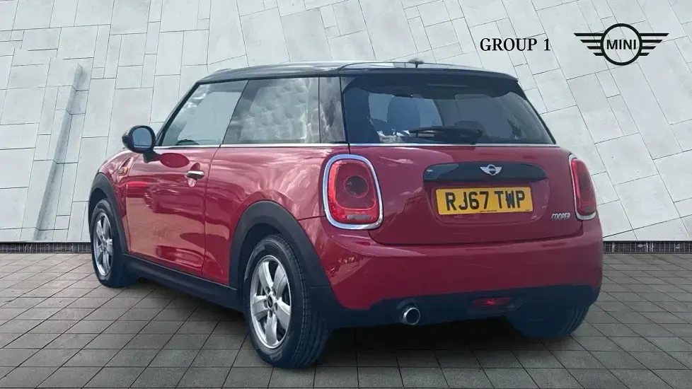 Used Mini Cooper Hatch 136 HP (100 kW) 2017 Red Hatchback