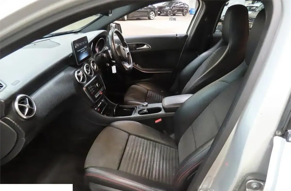 Used Mercedes A180 AMG line 2016 Silver Hatchback