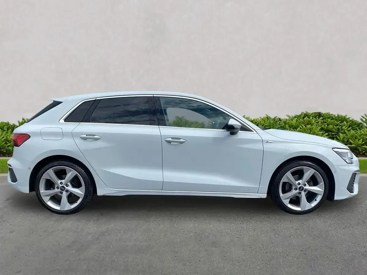 Used Audi A3 Sportback S-Line 110 HP (80 kW) 2022 White Hatchback