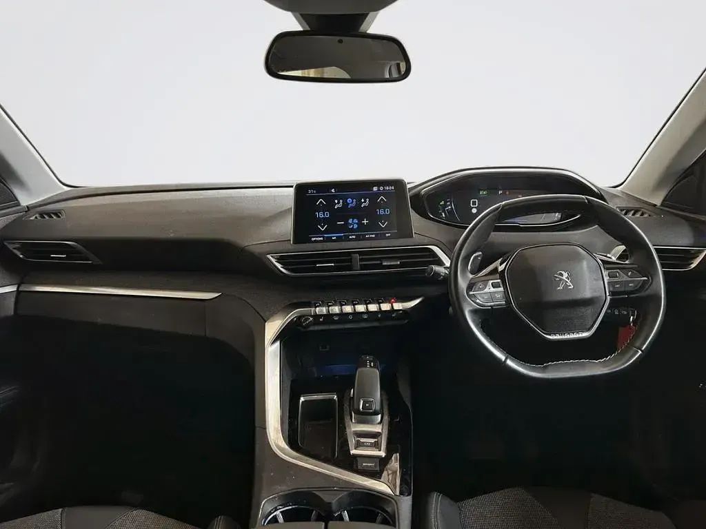 Used Peugeot 5008 Allure 130 HP (95 kW) 2019 White SUV