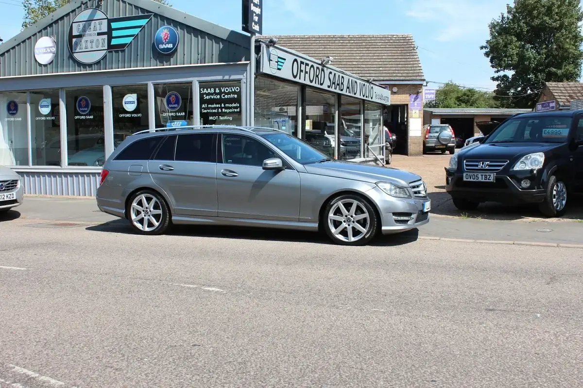 Used Mercedes C220 2011 Silver Estate
