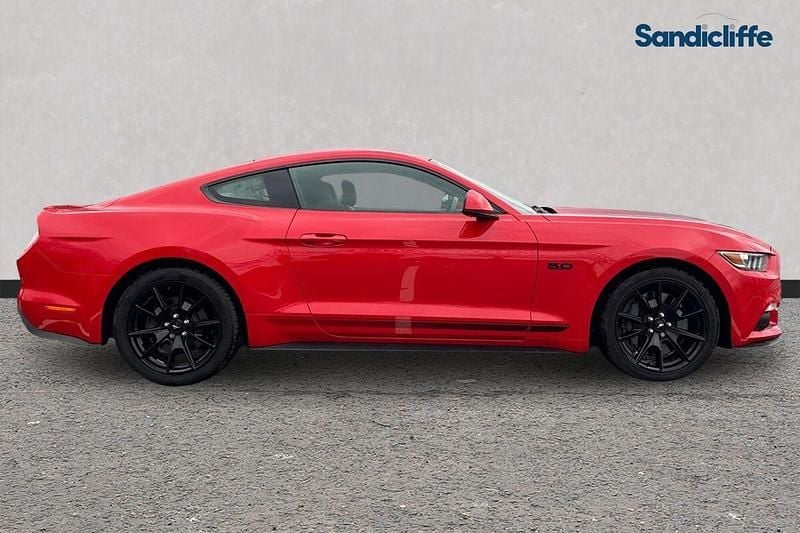 Used Ford Mustang 460 HP (338 kW) 2018 Red Coupe