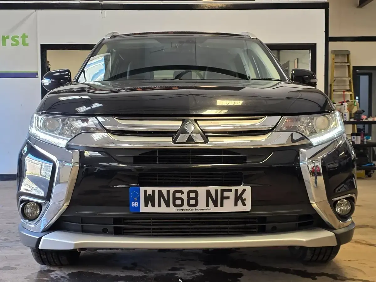 Używany Mitsubishi Outlander 150 KM (110 kW) 2018 Czarny SUV