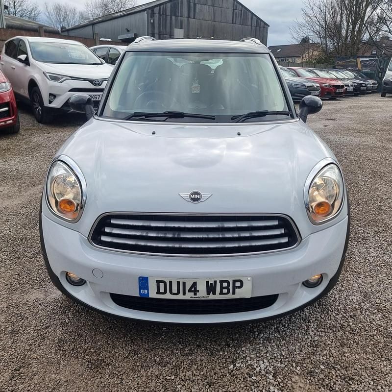 Used Mini Cooper D 112 HP (82 kW) 2014 White Hatchback