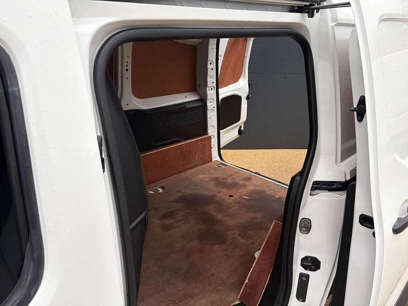 Used Citroën Berlingo 75 HP (55 kW) 2021 White MPV