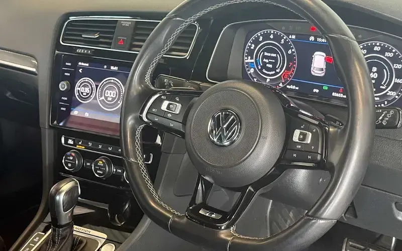Used VW Golf VII R 300 HP (220 kW) 2019 Blue Hatchback