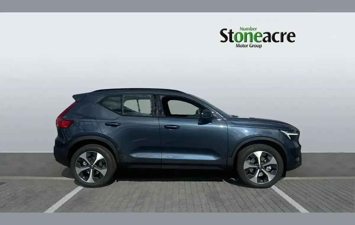 New Volvo XC40 Plus 161 HP (118 kW) 2026 Blue SUV