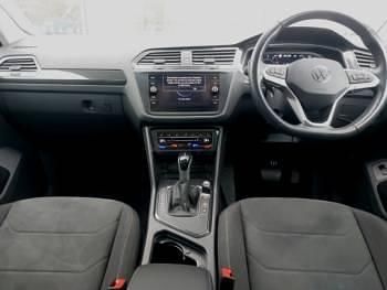 Begagnad VW Tiguan Elegance 150 HK (110 kW) 2022 Svart SUV