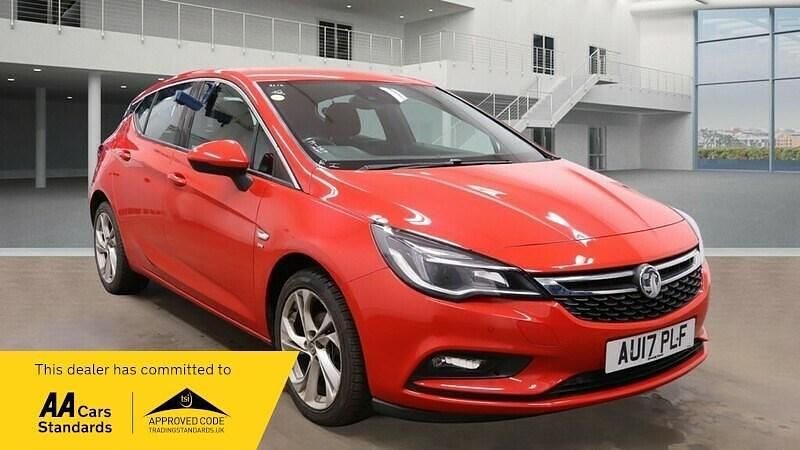 Used Vauxhall Astra SRi 150 HP (110 kW) 2017 Red Hatchback