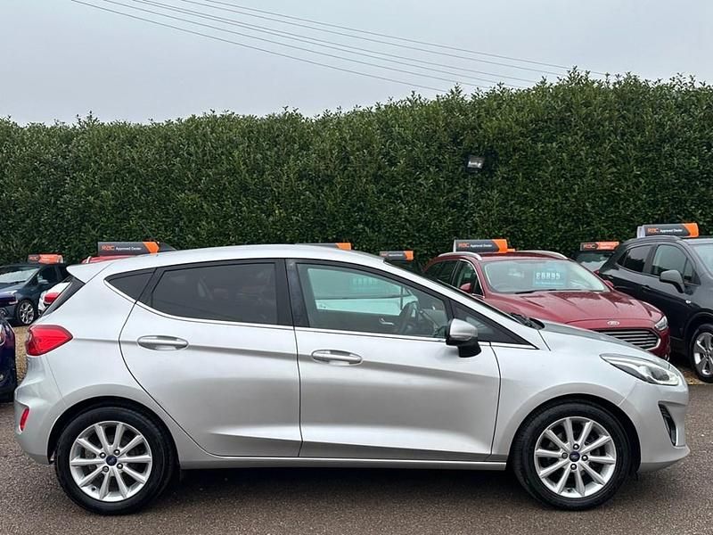Used Ford Fiesta Titanium 100 HP (73 kW) 2019 Silver Hatchback