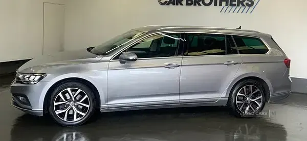 Used VW Passat SEL 150 HP (110 kW) 2020 Silver Estate