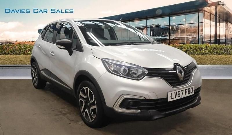 Silver Used 2017 Renault Captur Dynamique SUV | £8,495 (Fair price) - Image 1/4