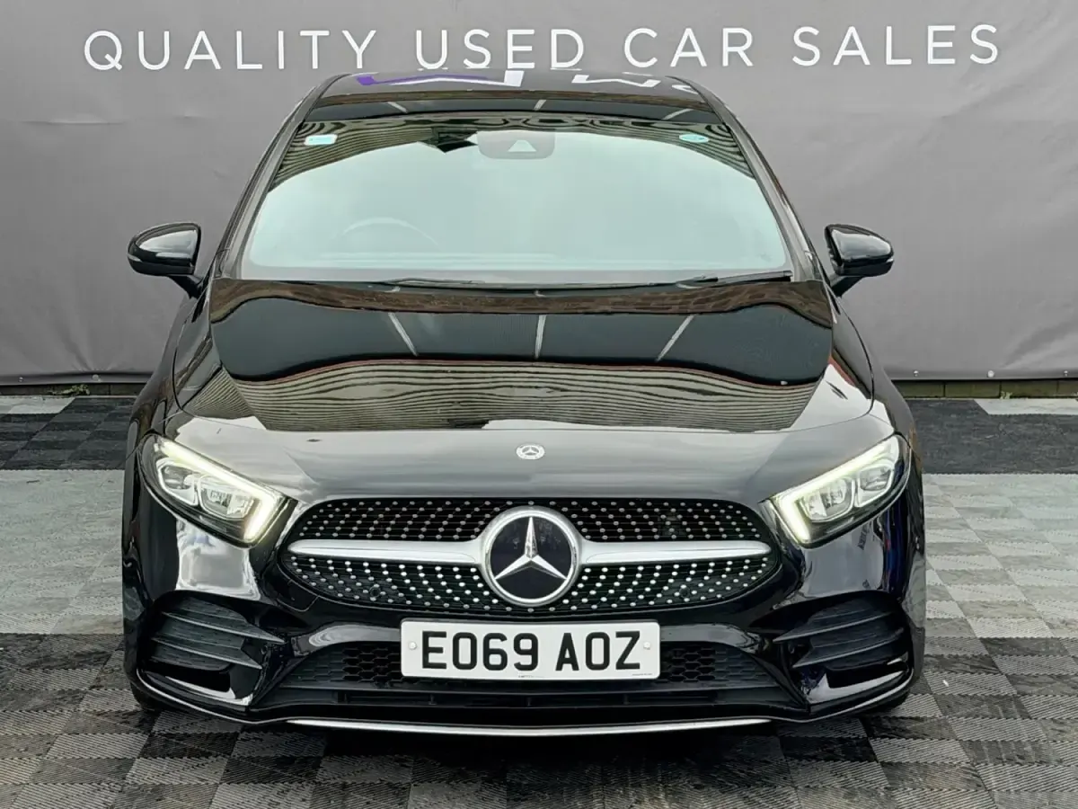 Begagnad Mercedes A200 Executive 2019 Svart Halvkombi