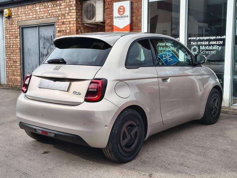 Gebraucht Fiat 500e 86 kW (118 PS) 2025 Beige Kleinwagen