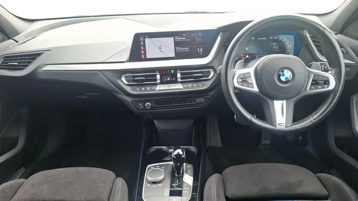 Usado BMW M135 Shadowline 302 HP (222 kW) 2023 Preto Citadino