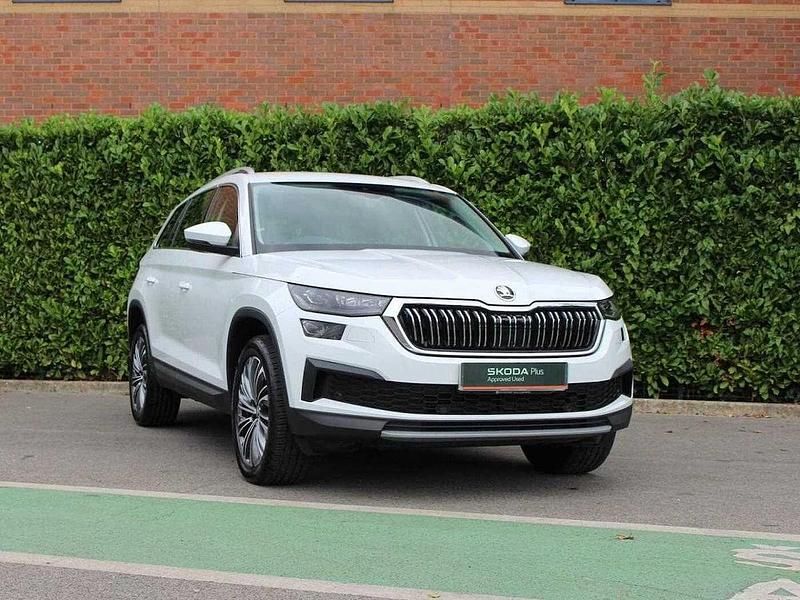 White Used 2024 Skoda Kodiaq SE L Executive SUV | £29,895 (Fair price) - Image 1/4
