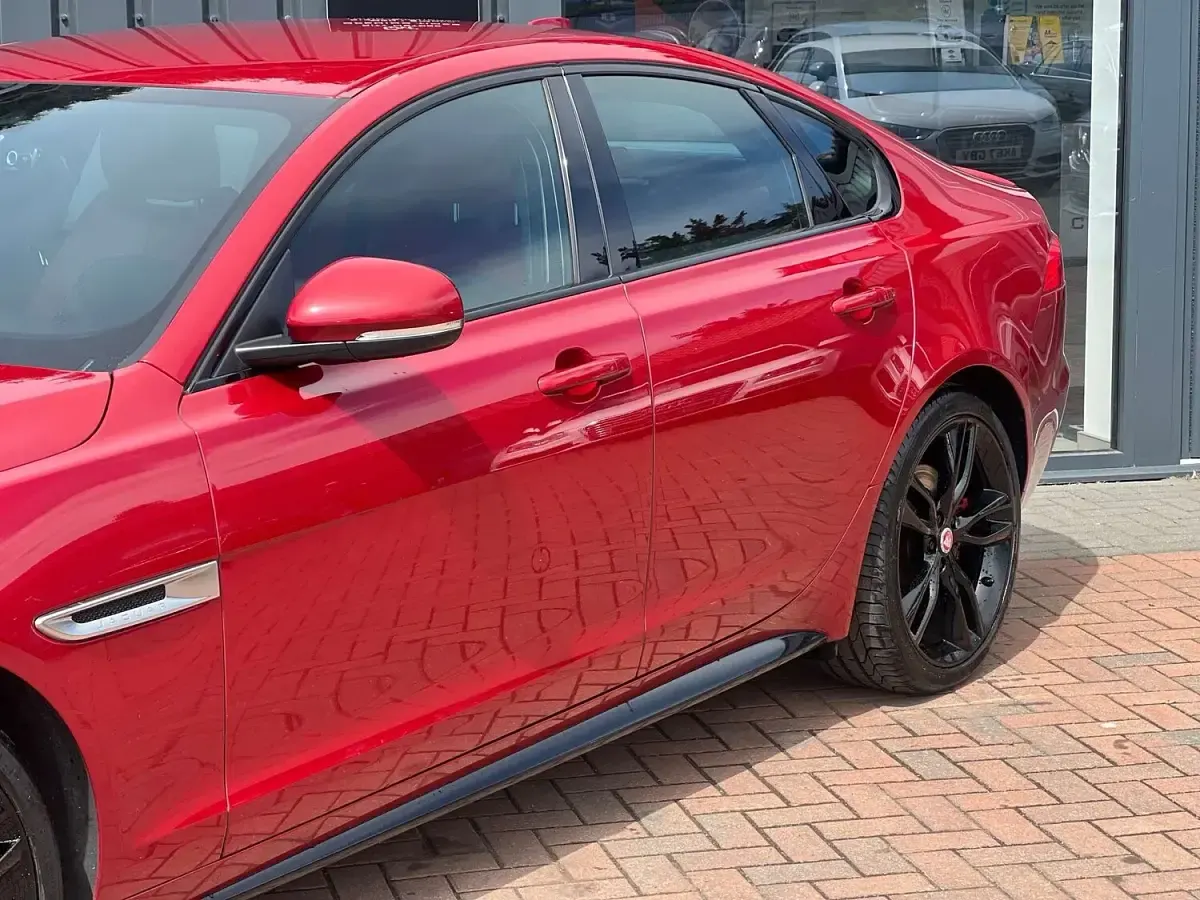 Used Jaguar XF S 300 HP (220 kW) 2016 Red Sedan