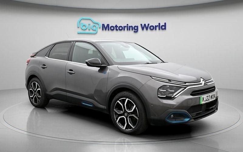 Begagnad Citroën e-C4 Shine 100 kW (136 HK) 2021 Grå Halvkombi