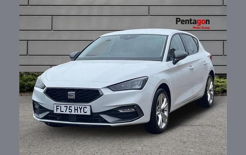 Used Seat Leon FR 200 HP (147 kW) 2025 White Hatchback