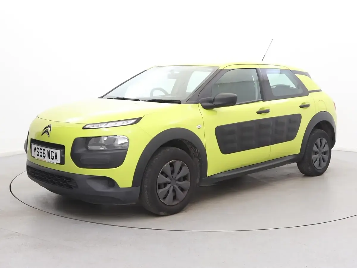 Used Citroën C4 PureTech 2017 Yellow SUV