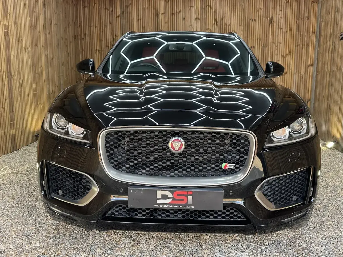 Used Jaguar F-Pace S 300 HP (220 kW) 2018 Black SUV