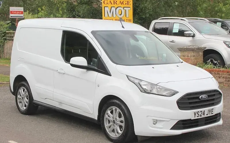 Begagnad Ford Transit Connect Limited 101 HK (74 kW) 2024 Vit Minibuss