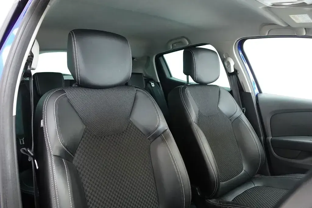 Used Renault Clio GT-Line 90 HP (66 kW) 2019 Blue Hatchback