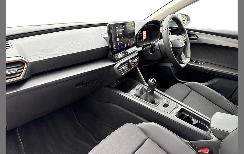 Used Cupra Leon 147 HP (108 kW) 2024 White Hatchback