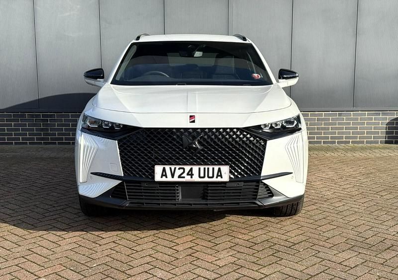 Used DS Automobiles DS7 Crossback Performance Line Plus 300 HP (220 kW) 2023 White SUV