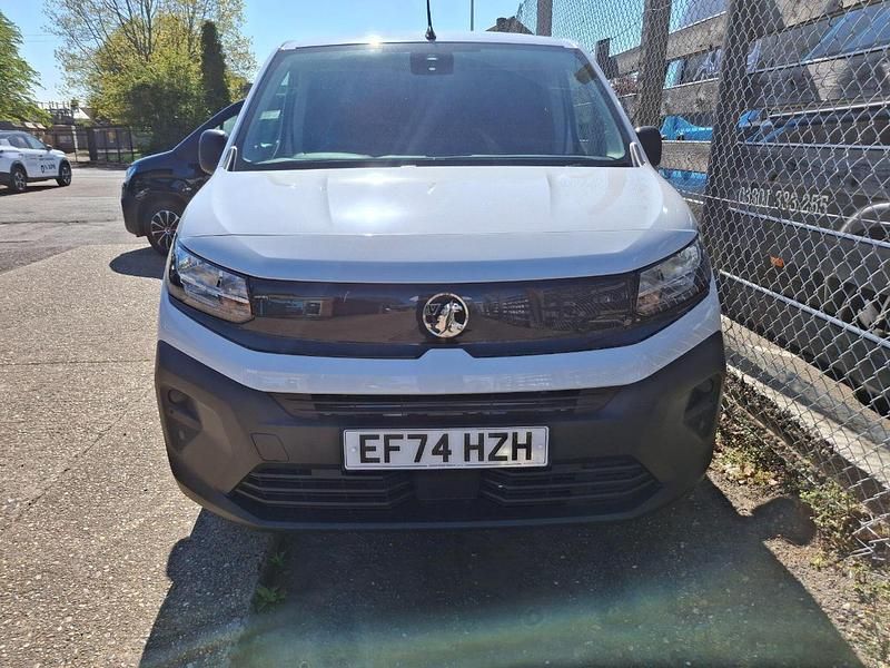 New Vauxhall Combo S 101 HP (74 kW) 2025 White MPV