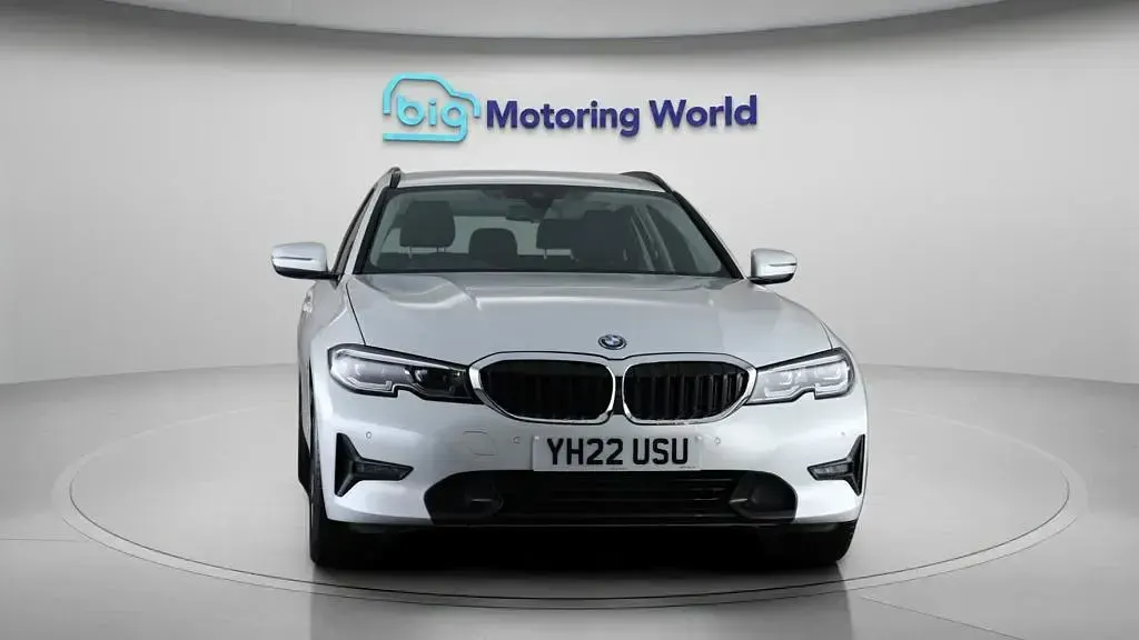 Used BMW 330e Sport Line 292 HP (214 kW) 2022 White Estate